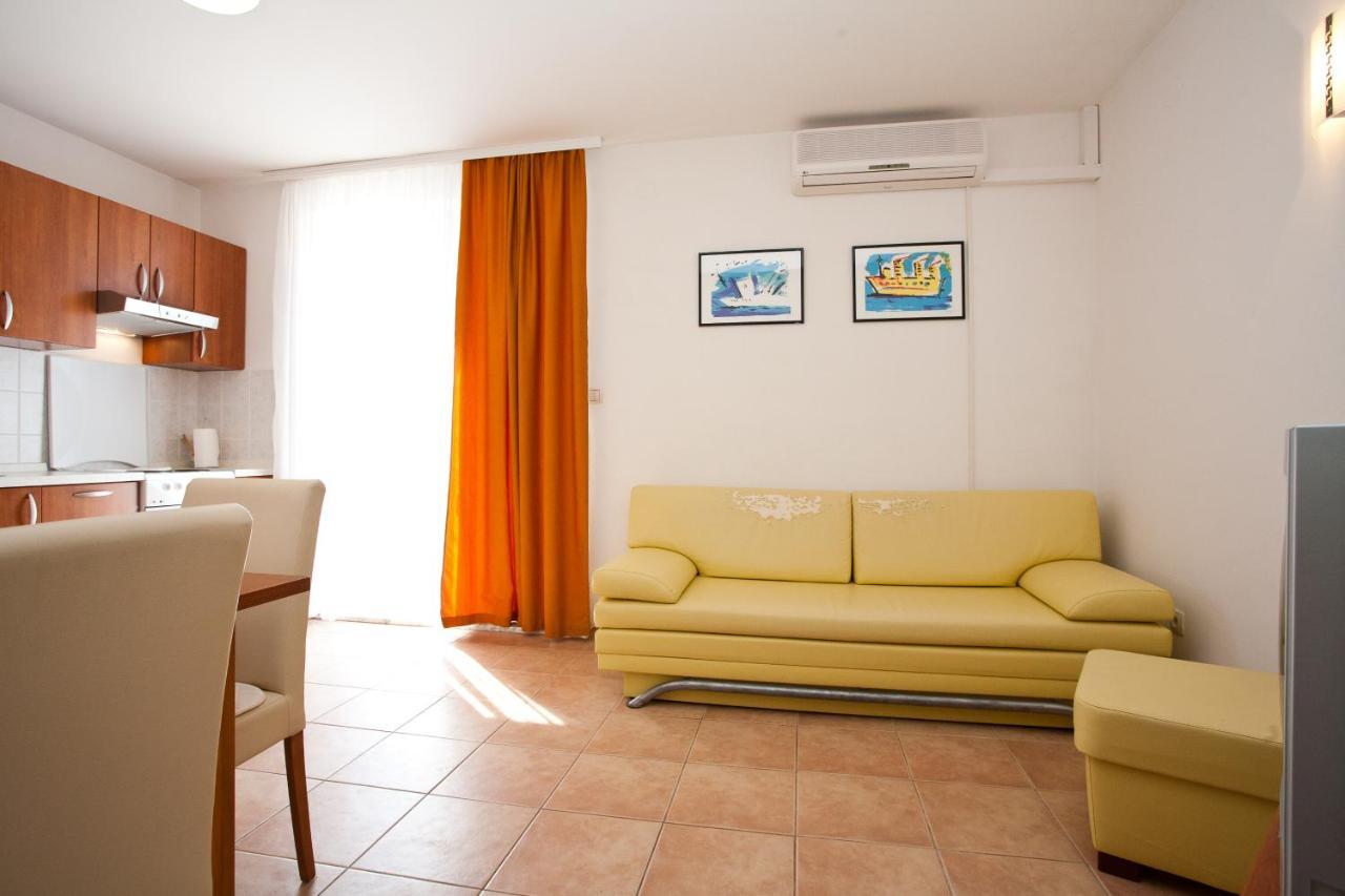 Apartments Glibo Near The Sea And Town Center! Veglia Exterior foto